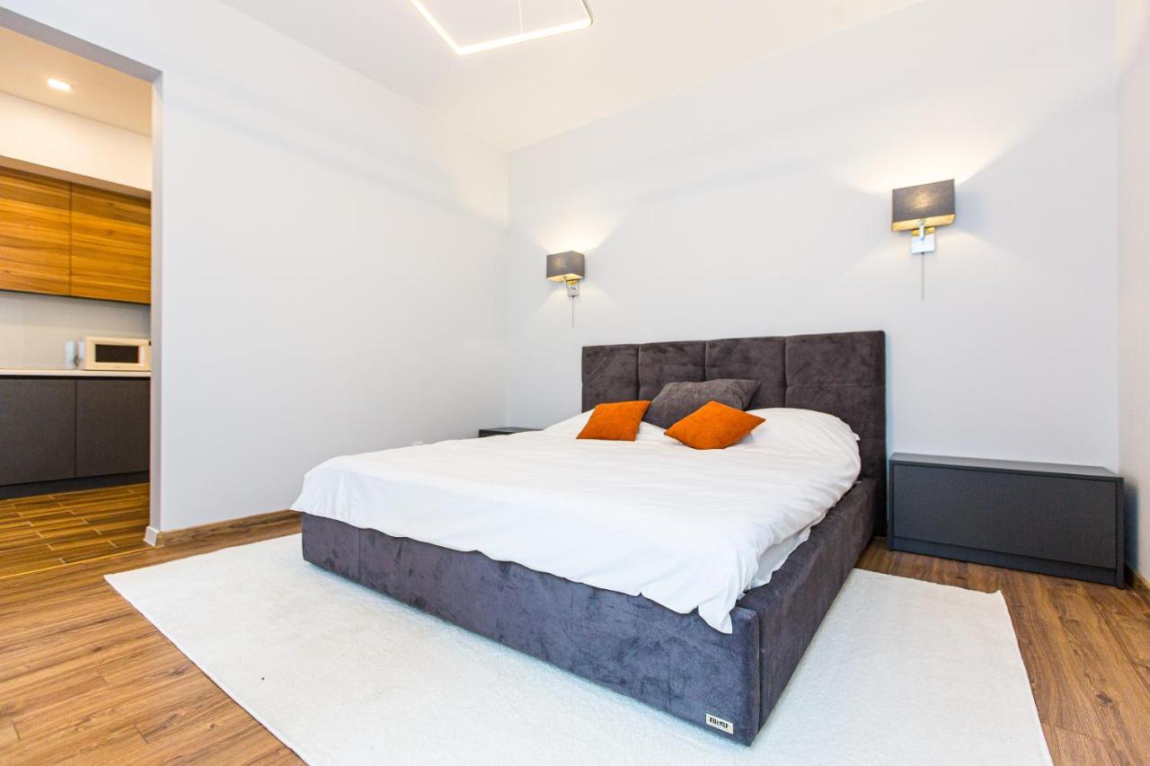 3 Vodna Apartment 利沃夫 外观 照片