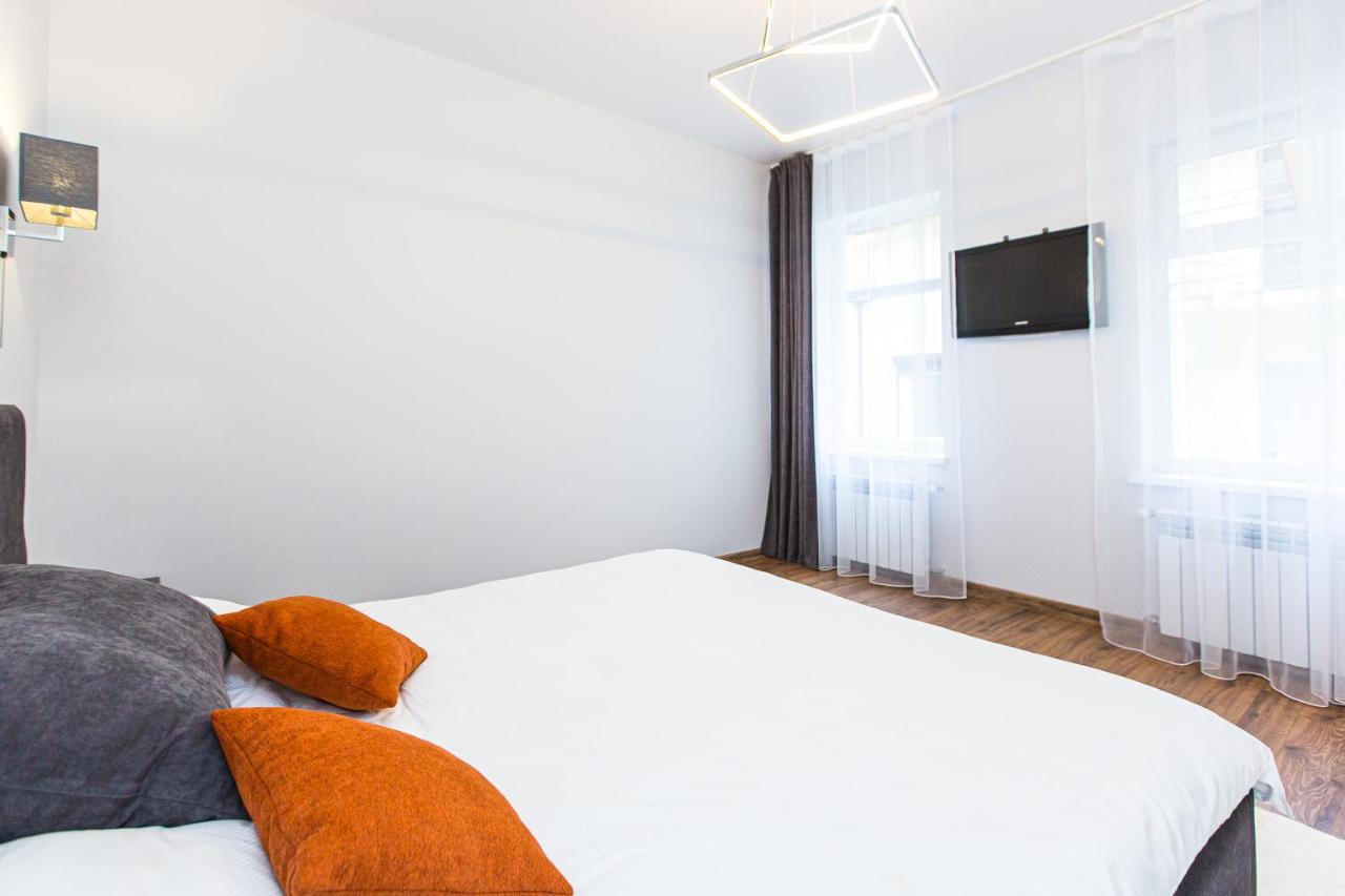 3 Vodna Apartment 利沃夫 外观 照片