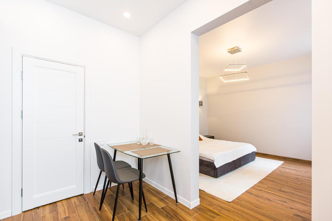 3 Vodna Apartment 利沃夫 外观 照片