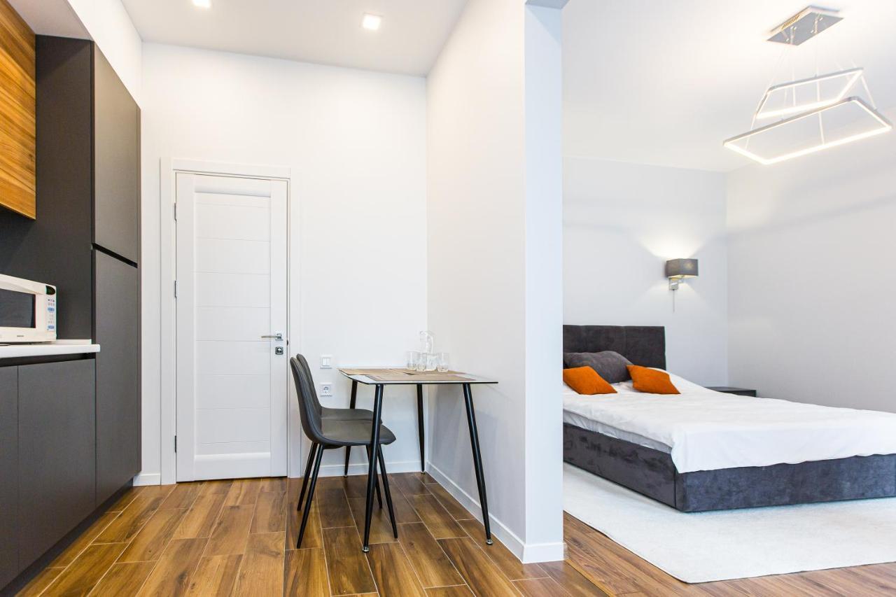 3 Vodna Apartment 利沃夫 外观 照片